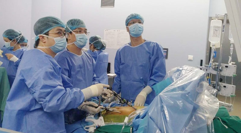 Ca mổ nội soi ghép gan từ người cho sống đầu tiên ở Việt Nam