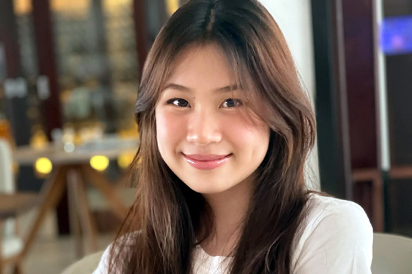 Con gái Lưu Thiên Hương được khen là hoa hậu tương lai