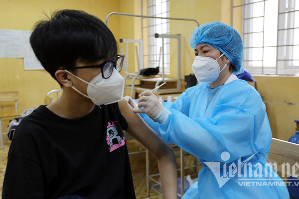 6 trẻ em Hà Nội có phản ứng nhẹ sau tiêm vắc xin Covid-19 trong ngày đầu