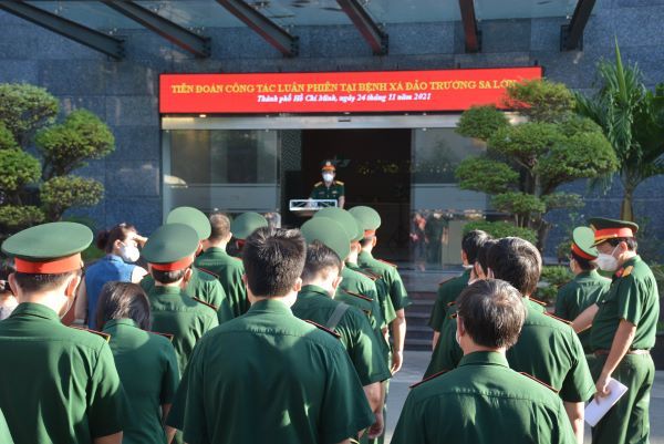 Bác sĩ, điều dưỡng lên đường đến Trường Sa