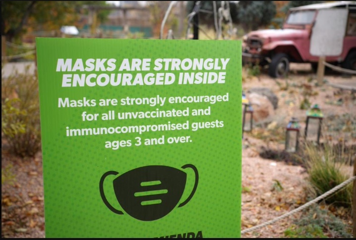 Thành phố Mỹ yêu cầu dân đeo khẩu trang cả ở trong nhà khi có khách