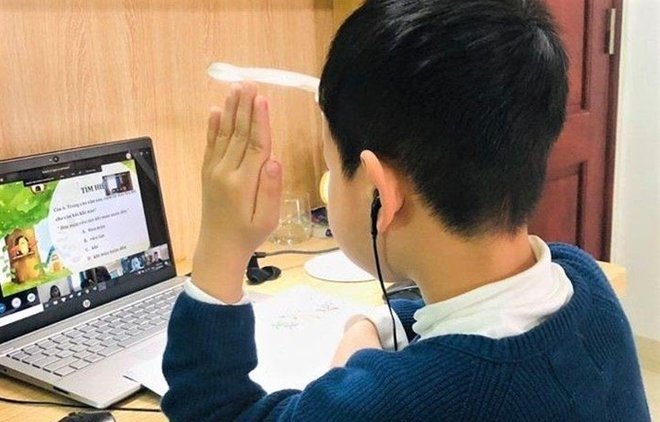 Một địa phương cho học sinh tạm nghỉ học online để giảm căng thẳng