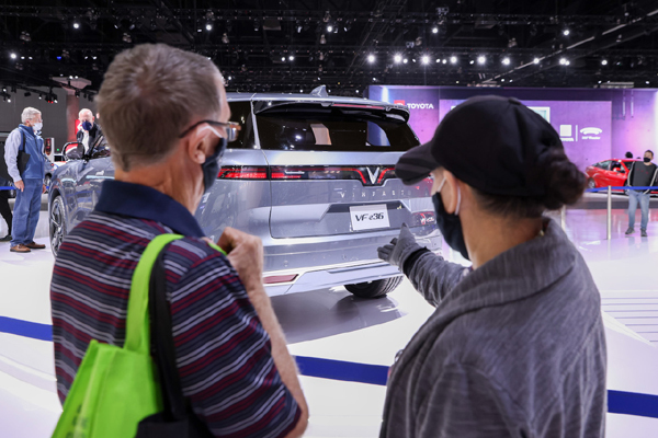 Los Angeles Auto Show 2021: gian hàng VinFast ‘níu chân’ hàng nghìn khách