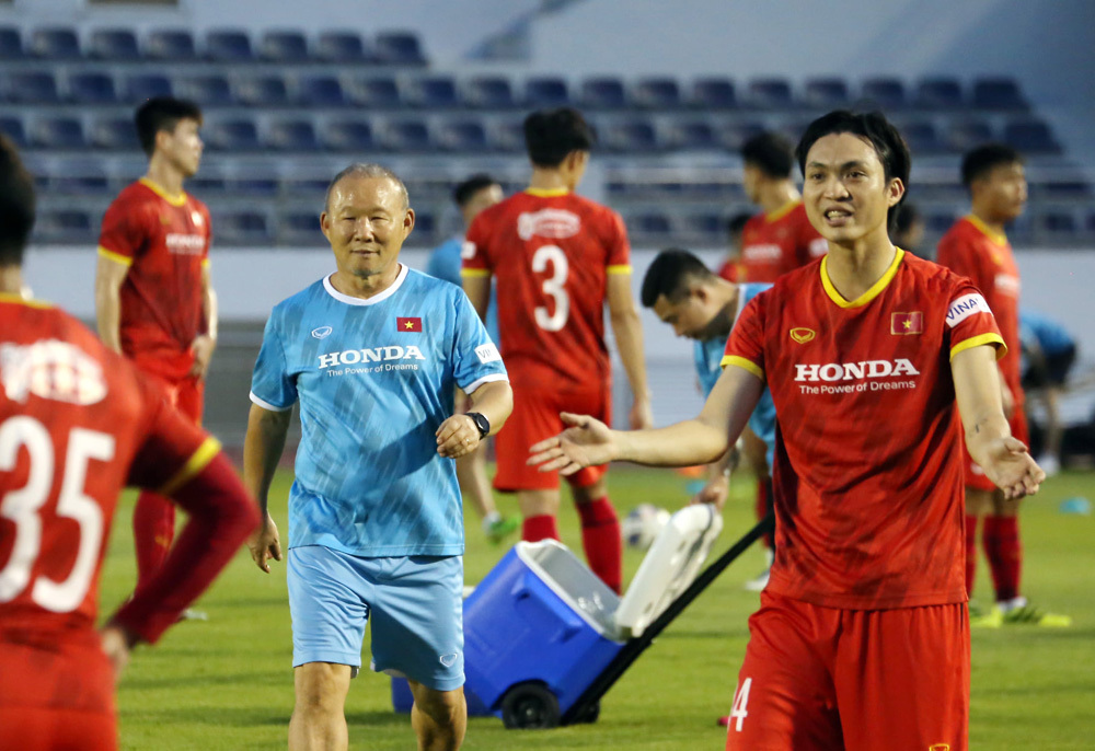 Tuyển Việt Nam chốt danh sách dự AFF Cup: Thầy Park chắc ăn