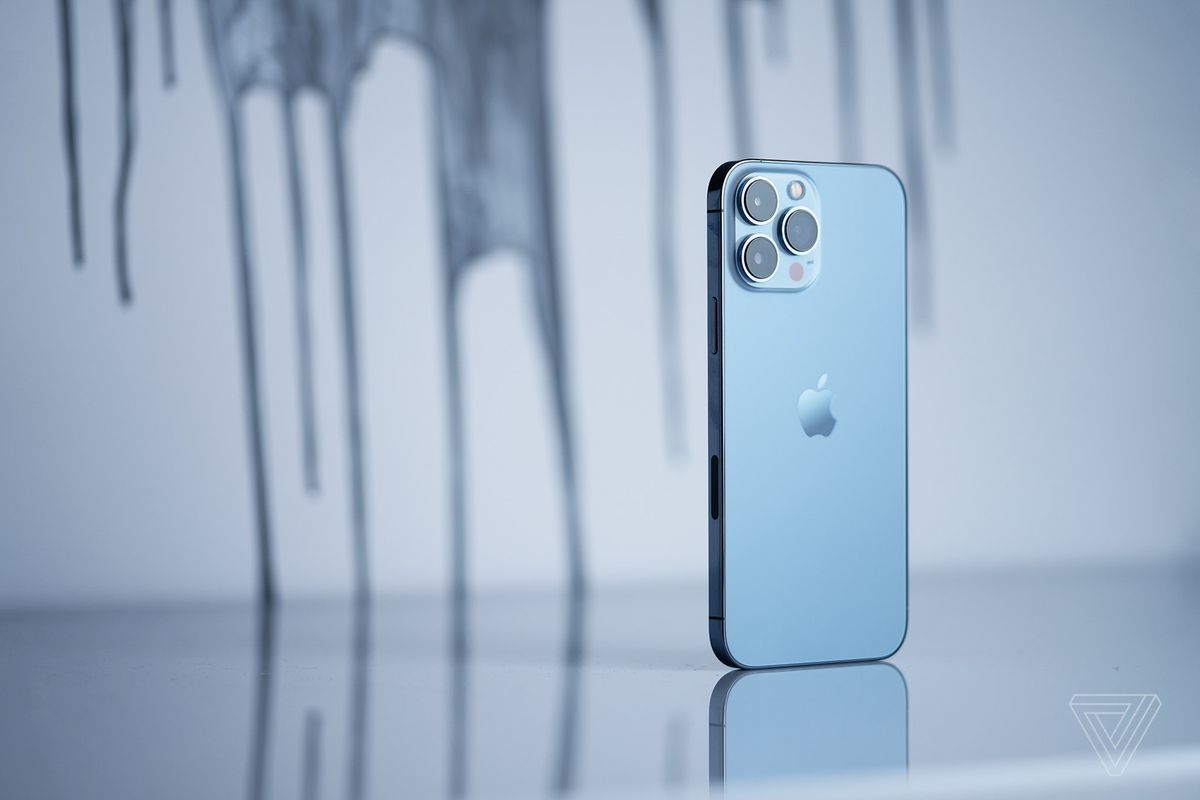 iPhone 13 Pro Max đứng đầu top 5 iPhone pin tốt nhất, số 2 gây bất ngờ