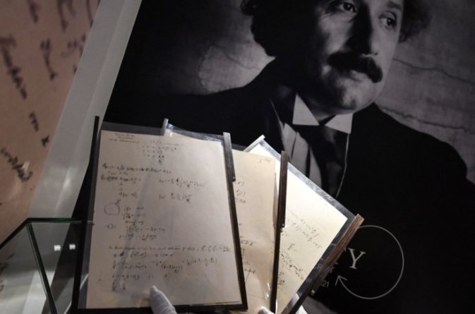 Bản thảo Thuyết tương đối của Einstein lập kỷ lục chưa từng có