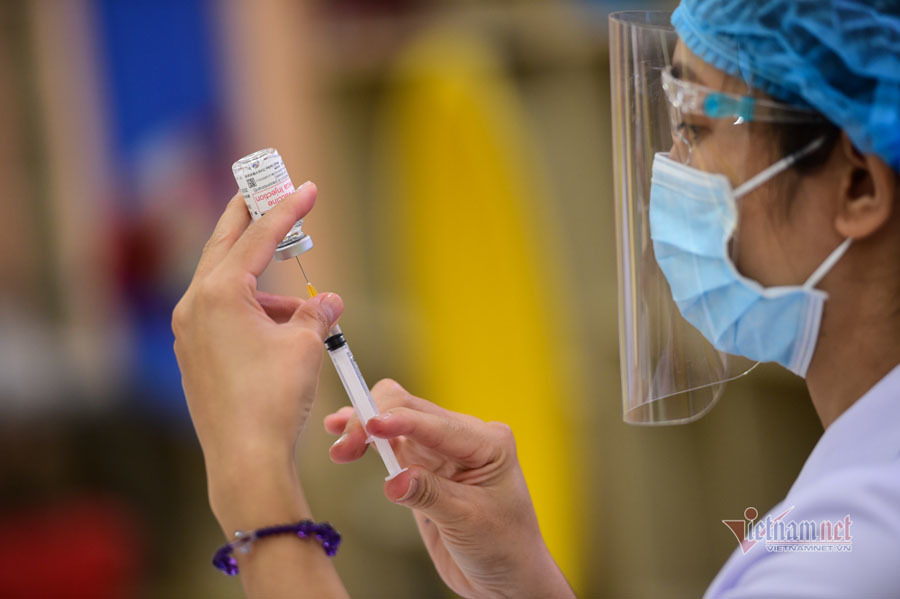 Hỏa tốc điều bác sĩ BV Bạch Mai vào Thanh Hóa sau sự cố tiêm vắc xin Vero Cell