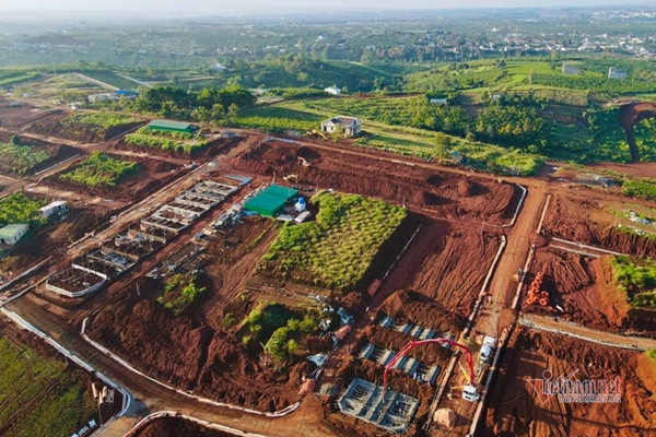 Điều tra 14 thửa đất phân lô bán nền ‘núp bóng’ hiến đất làm đường ở Lâm Đồng