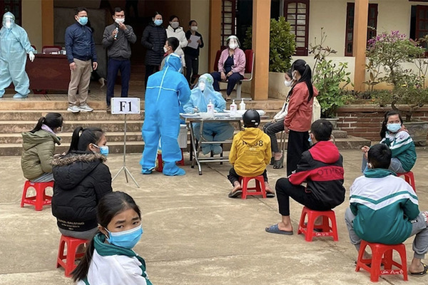 Trường học gần 500 thầy trò phải cách ly vì liên quan ca Covid-19