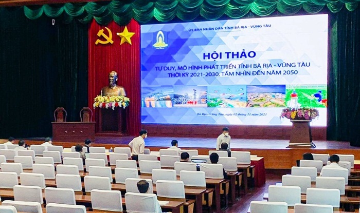 Lấy con người làm trung tâm phát triển, nâng cao chất lượng sống của người dân