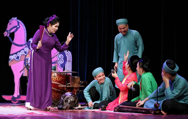 What is the future of traditional Vietnamese theatre?