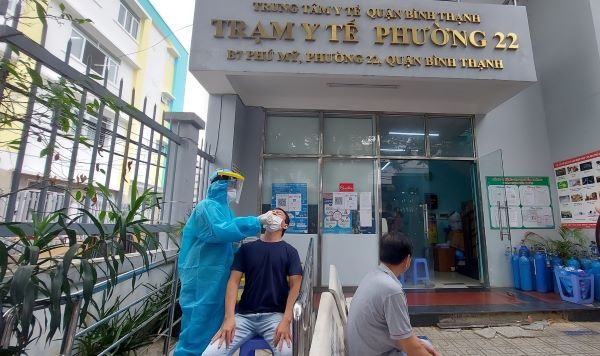 Gần 300 bác sĩ trẻ TP.HCM lên đường 