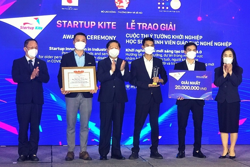 'Gậy thông minh' đạt giải Nhất Startup Kite 2021