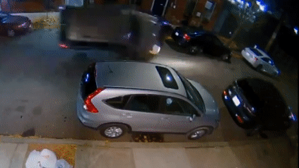 Lao nhanh trên đường hẹp, xe Jeep lật ngửa, 4 xe khác bị vạ lây