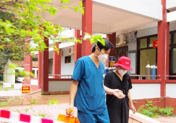 Người mẹ trẻ mắc Covid-19 trải qua 91 ngày điều trị với kỹ thuật hiện đại nhất