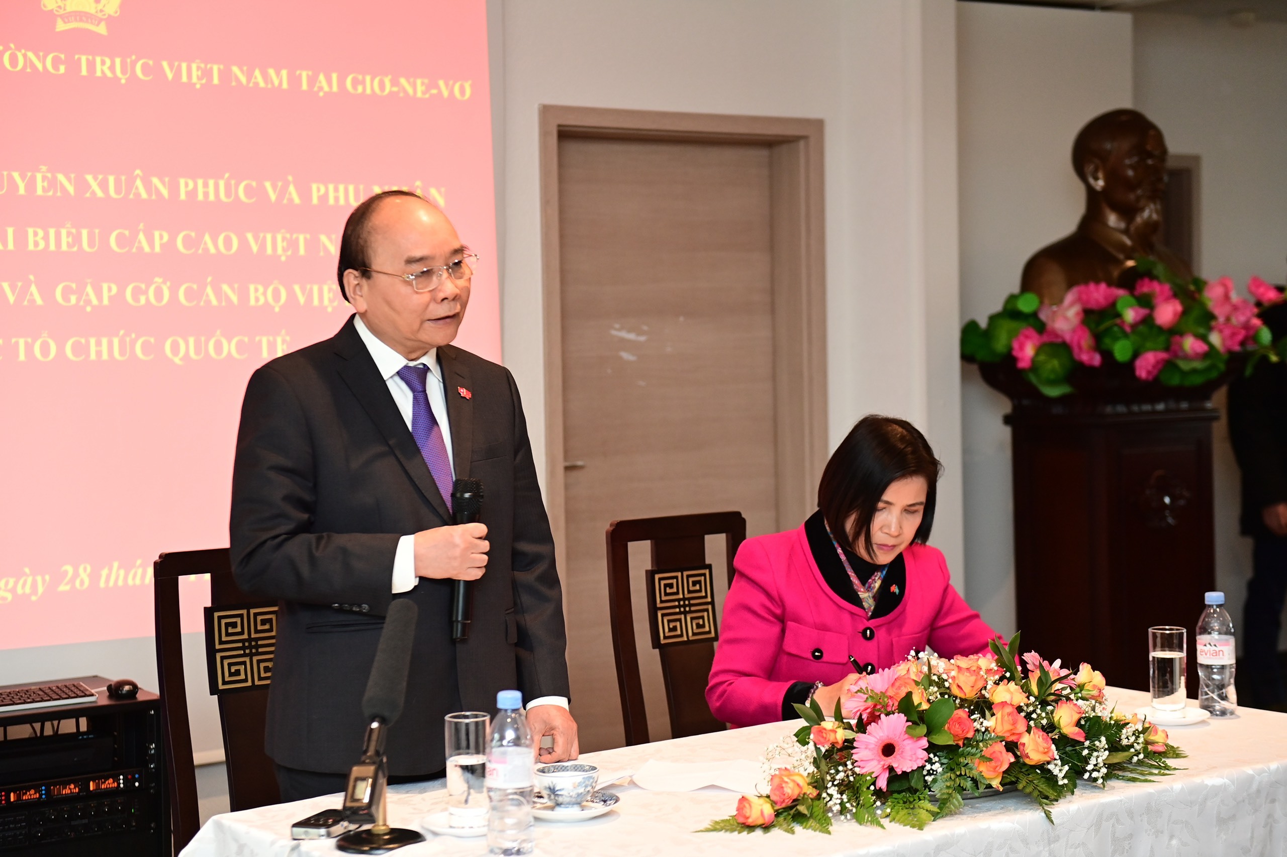 Chủ tịch nước: Nỗ lực hơn, làm sao cho xứng đáng 'hai chữ Việt Nam'