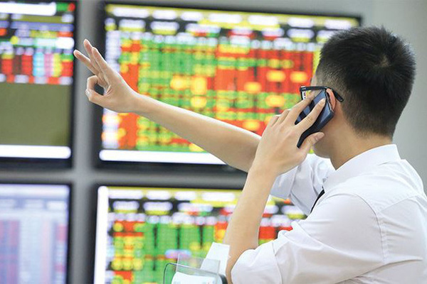 Chứng khoán vừa chạm đỉnh lịch sử, đã xuất hiện nguy cơ mới