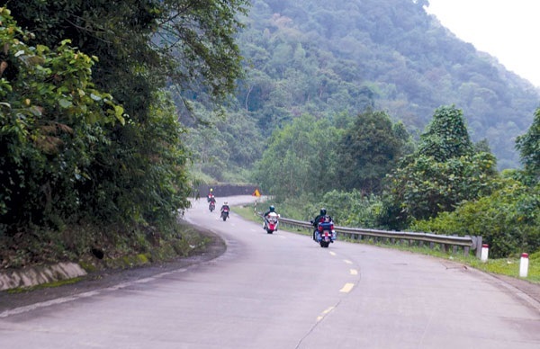 Vietnam’s beauty along its elegant roads