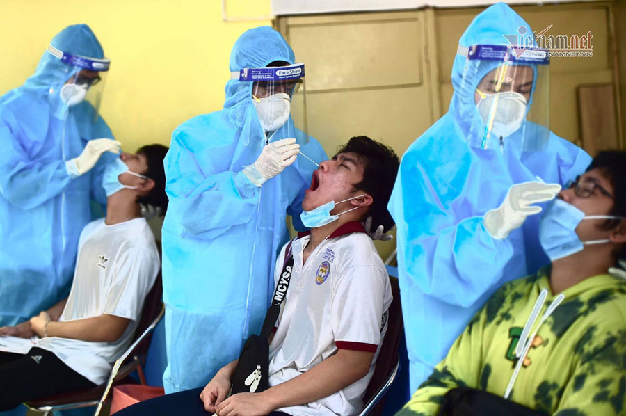 Nhấn vào ảnh để phóng to Nhận biết 12 dấu hiệu mắc Covid-19 theo hướng dẫn mới nhất của Bộ Y tế