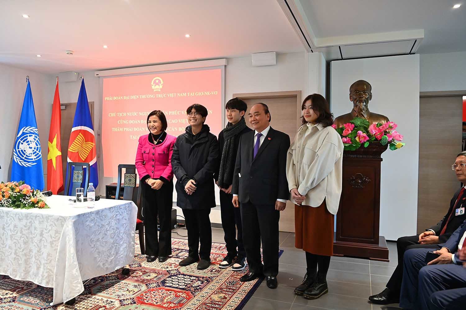 Three Vietnamese students honored by WIPO