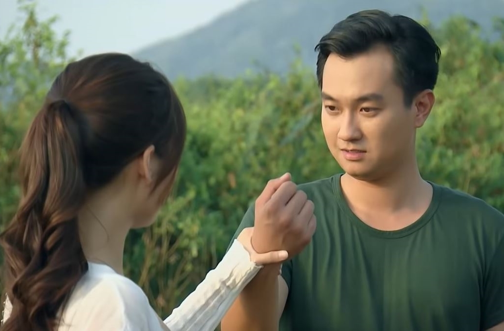 'Phố trong làng' tập 16, Nam ngỡ ngàng khi được y tá Ngọc nắm tay