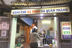 Get a sugar rush with this 40-year-old dessert in Hanoi