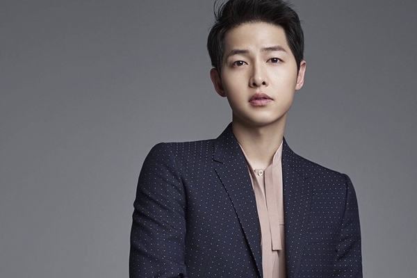 Song Joong Ki đau buồn khi người thân qua đời