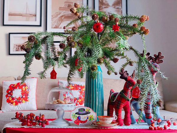 Holiday inspiration - christmas decorating trees and make your home festive