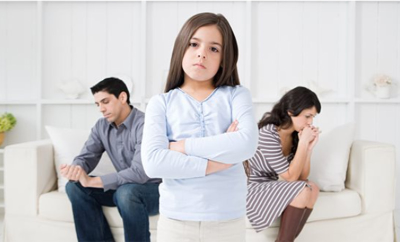 4 điều con cái phải đối mặt khi bố mẹ ly hôn