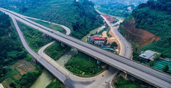 Mở rộng quốc lộ 6, bất động sản Cao Phong hưởng lợi