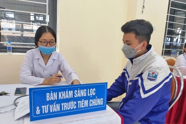 86 học sinh gặp phản ứng sau tiêm vắc xin Covid-19 ở Thanh Hoá đã ổn định