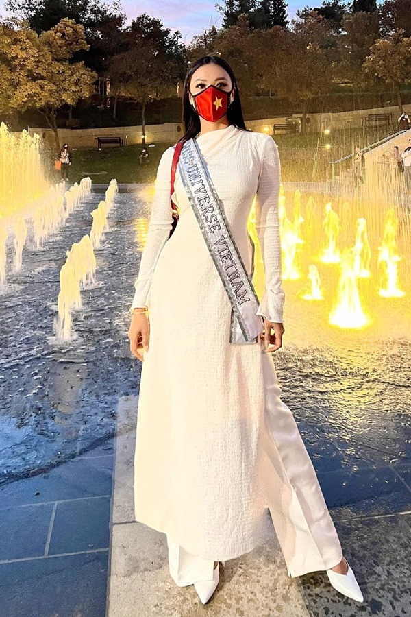 Kim Duyên nổi bật bên dàn mỹ nhân Miss Universe 2021