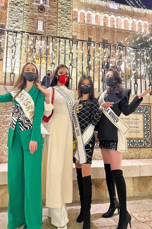 Kim Duyên nổi bật bên dàn mỹ nhân Miss Universe 2021