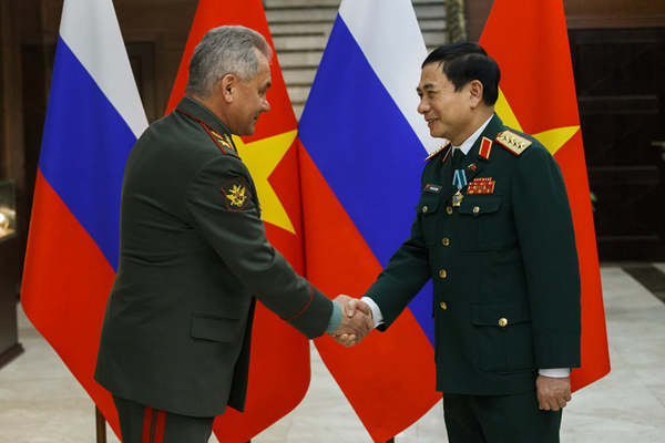 Bộ trưởng Quốc phòng Việt-Nga ký kết văn kiện hợp tác quan trọng