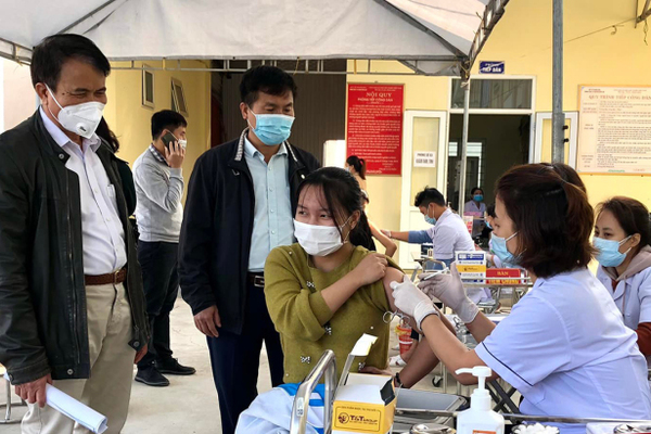 Không có chuyện dừng tiêm lô vắc xin Covid-19 có hơn 120 trẻ nhập viện ở Thanh Hóa
