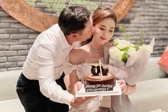 MC Mai Ngọc VTV hiếm hoi đăng ảnh chồng nhân 5 năm ngày cưới
