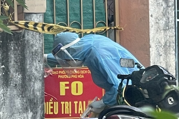 Sau vụ F0 'tự bơi', Bình Dương công khai số điện thoại cán bộ y tế hỗ trợ