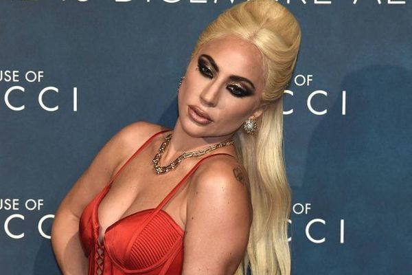 Lady Gaga thắng giải diễn xuất dù phim bị chỉ trích dữ dội