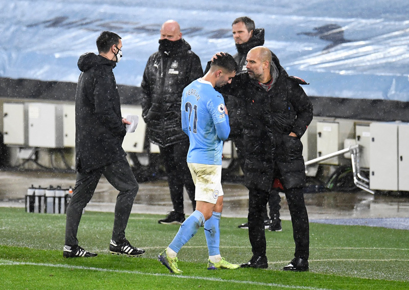 Guardiola hành động lạ khi học trò đòi rời Man City