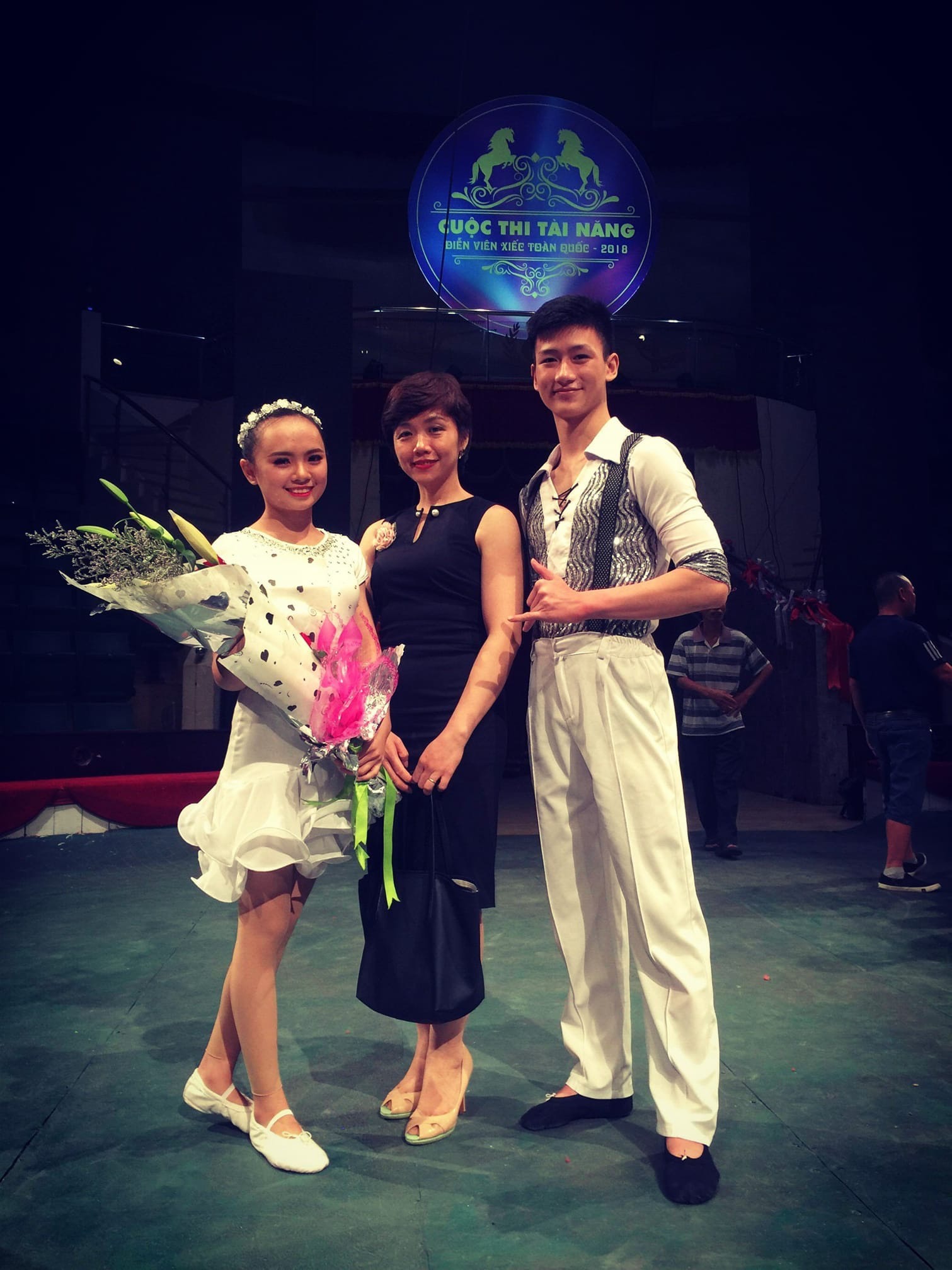 Cô giáo trở về từ nước Pháp, hơn 20 năm truyền nghề 'nhào lộn'