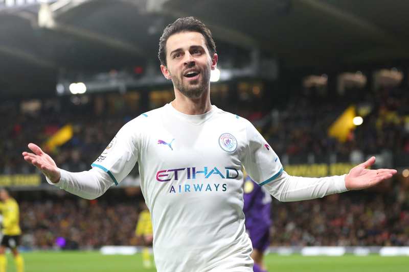 Bernardo Silva rực sáng, Man City leo lên đầu bảng