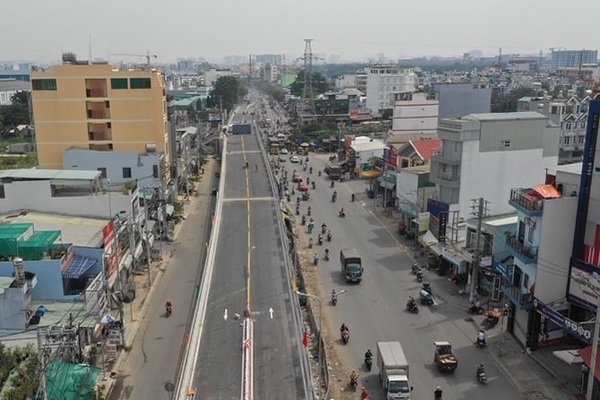 Nhánh cầu Bưng thông xe, xóa điểm ùn tắc 'lịch sử' ở cửa ngõ TP.HCM