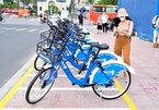 Saigonese keen to get hands on public bikes