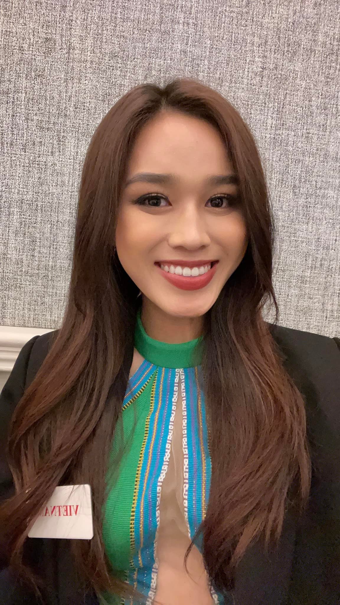 Đỗ Thị Hà đổi nhạc 'Cô gái vót chông' thi bán kết tài năng Miss World