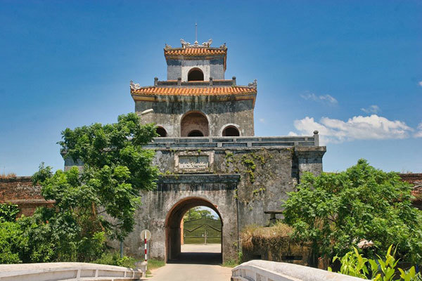 Magnificent beauty of Hue imperial city's gates