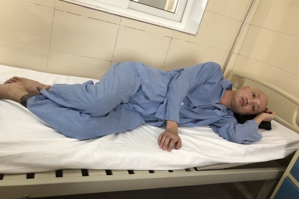 Người đàn ông mong được chết cho vợ con bớt khổ