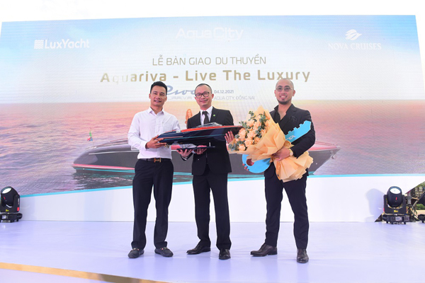 LuxYacht bàn giao du thuyền hạng sang cho Nova Cruises