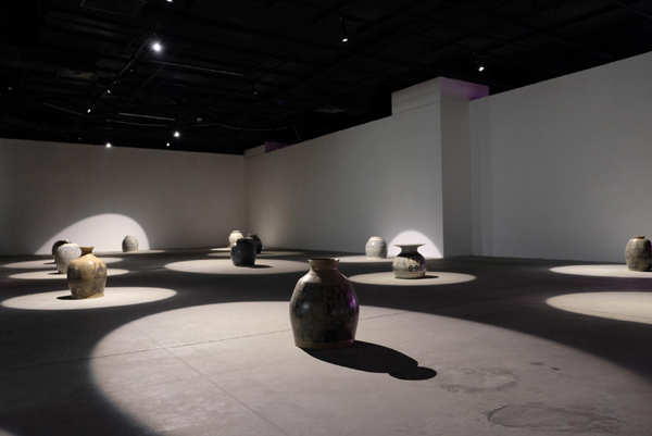 Mở cửa triển lãm sắp đặt gốm đương đại ‘Loong Koong’
