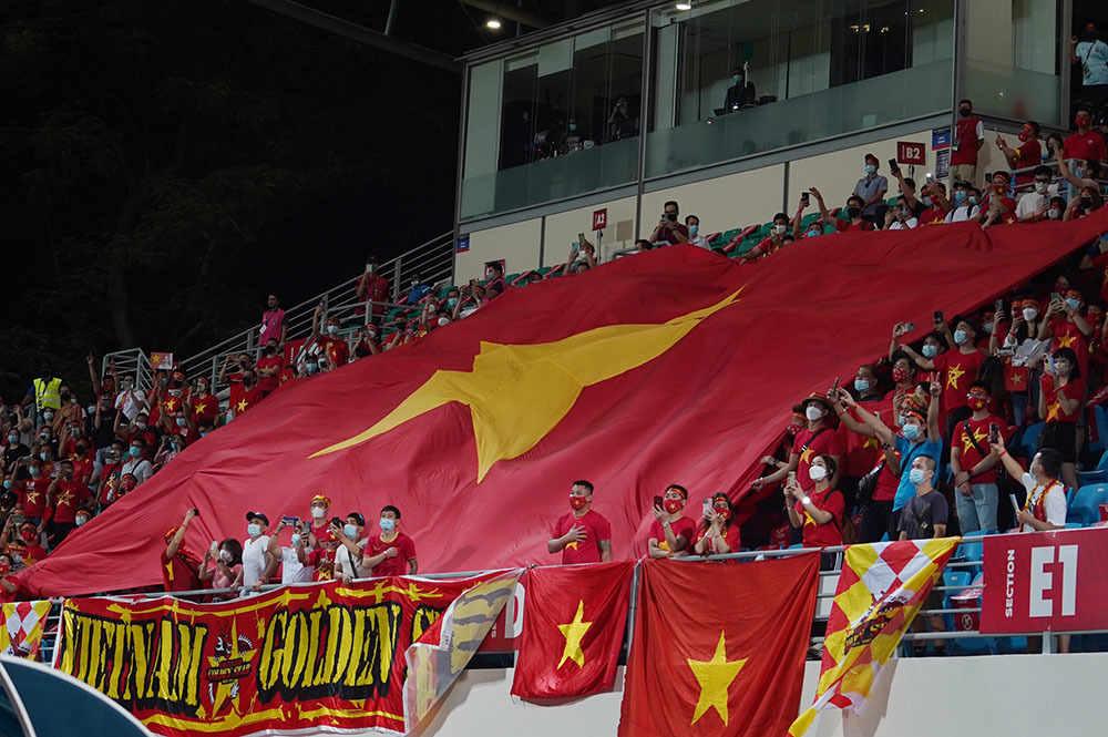 Quốc ca AFF Cup Việt Nam-Lào: Việt Nam-Lào hy vọng sẽ có được thành tích xuất sắc tại AFF Cup 2024 và quốc ca sẽ được hát vang khắp sân bóng, vinh danh cho tinh thần thể thao và tình cảm hữu nghị giữa hai quốc gia. Hãy đến trực tiếp xem các trận đấu và cảm nhận không khí sôi động, tạo nên những giây phút đáng nhớ cùng đồng hành cổ vũ cho đội tuyển Việt Nam và tuyển Lào.