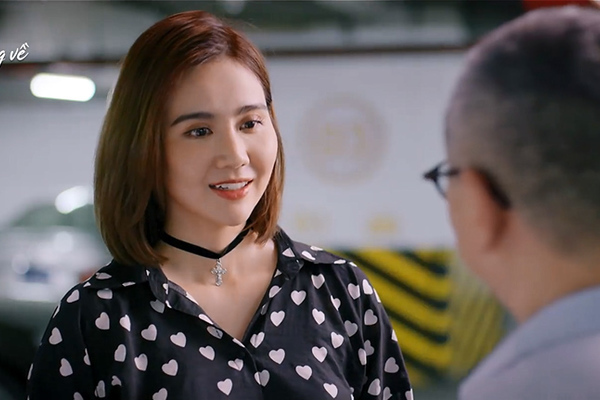 'Thương ngày nắng về' tập 11, Trang hỏi dò về mẹ ruột sắp về công ty làm tổng giám đốc